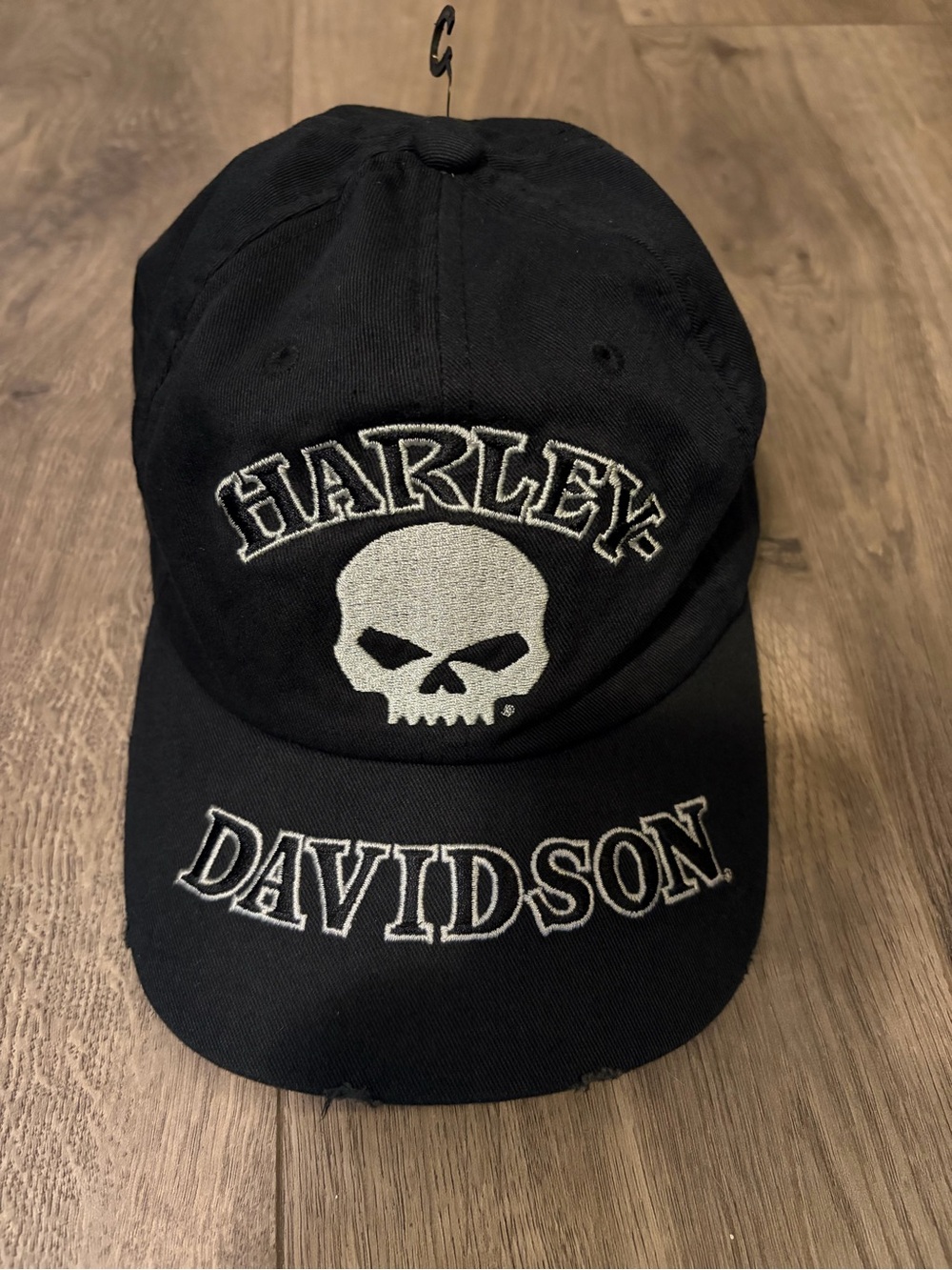 Harley-Davidson Skull Logo Shredded Curved Brim Adjustable Black Cap New w/ Tags